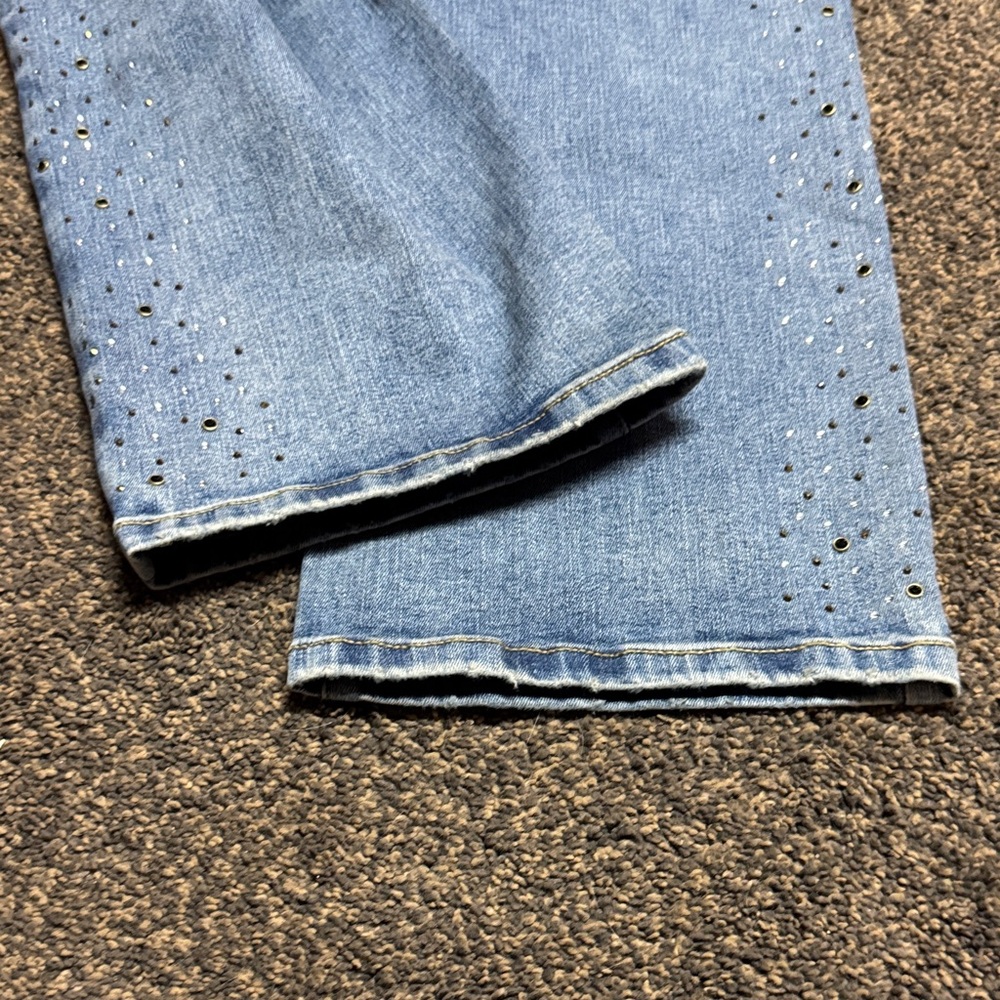 Lane Bryant Mid Rise Signature Fit Straight 18 Jeans Plus 18W Like New Bling - Picture 2 of 10